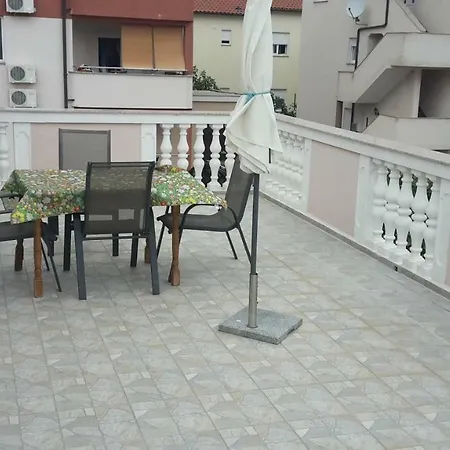 Apartment Apartman Dj *